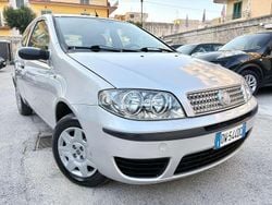 Argento Usata 2009 Fiat Punto Active Tre volumi | 2750 € (Buon prezzo)