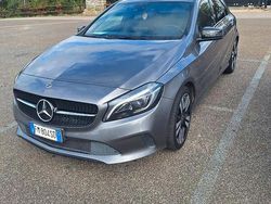 Grigio Usata 2017 Mercedes A180 Edition Tre volumi | 15.500 € (Buon prezzo)