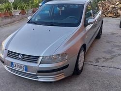Grigio Usata 2002 Fiat Stilo Tre volumi | 1500 € (Buon prezzo)