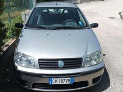Grigio Usata 2005 Fiat Punto S Due volumi | 1500 € (Buon prezzo)