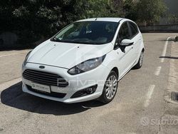 Bianco Usata 2013 Ford Fiesta Titanium Due volumi | 6000 € (Ottimo prezzo)