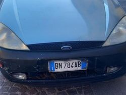Verde Usata 2000 Ford Focus Tre volumi | 500 € (Ottimo prezzo)