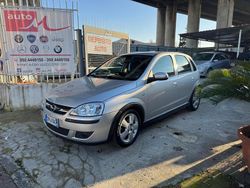 Grigio Usata 2004 Opel Corsa Cosmo Tre volumi | 1990 € (Cara)