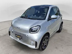 Harmaa Käytetty 2023 Smart ForTwo Electric Drive Pure Sedan | 16.000 € (Perustarjous)
