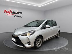 Grigio Usata 2017 Toyota Yaris Hybrid Active Due volumi | 11.900 € (Buon prezzo)