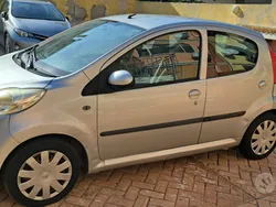 Usata 2006 Peugeot 107 Due volumi | 2700 € (Cara)