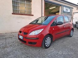 Rosso Usata 2006 Mitsubishi Colt Inform Tre volumi | 2000 € (Buon prezzo)