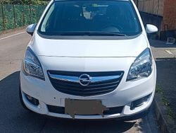 Bianco Usata 2017 Opel Meriva Monovolume | 7500 € (Molto cara)