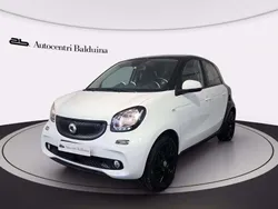 Bianco/tetto nero Usata 2018 Smart ForFour Passion Tre volumi | 10.900 € (Buon prezzo)