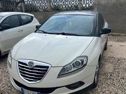 Usata 2010 Lancia Delta Due volumi | 2200 € (Buon prezzo)