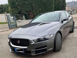 Grigio Usata 2016 Jaguar XE Pure Tre volumi | 12.400 € (Buon prezzo)