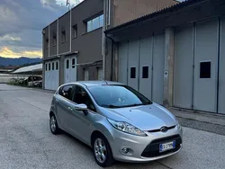 Usata 2011 Ford Fiesta Titanium Due volumi | 4800 € (Buon prezzo)