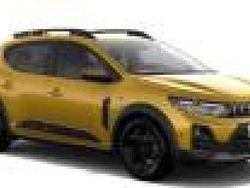 Giallo Nuova 2026 Dacia Sandero Tre volumi | 12.900 € (Buon prezzo)