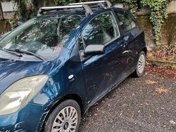 Blu Usata 2006 Toyota Yaris Due volumi | 1000 € (Molto cara)