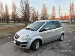 Grigio Usata 2007 Lancia Musa Monovolume | 2999 € (Buon prezzo)