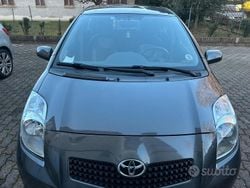 Grigio Usata 2008 Toyota Yaris Tre volumi | 4000 €