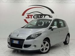 Argento Usata 2011 Renault Scénic III Luxe Monovolume | 5800 € (Buon prezzo)