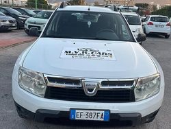 Bianco Usata 2011 Dacia Duster Lauréate Tre volumi | 4999 € (Ottimo prezzo)