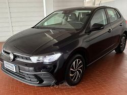 Nero Usata 2022 VW Polo Life Tre volumi | 18.900 € (Buon prezzo)