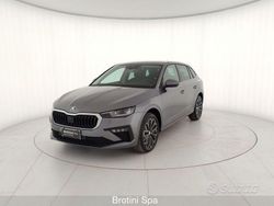 Grigio metallizzato Usata 2024 Skoda Scala Style Due volumi | 24.900 € (Molto cara)
