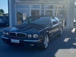 Blu Usata 2003 Jaguar XJ8 Tre volumi | 6900 € (Buon prezzo)