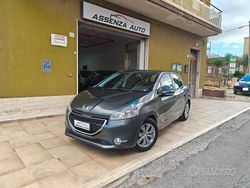 Grigio Usata 2012 Peugeot 208 Allure Due volumi | 6500 € (Buon prezzo)