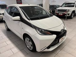 Bianco Usata 2017 Toyota Aygo X-play Due volumi | 8500 € (Ottimo prezzo)