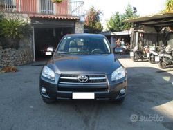 Grigio Usata 2009 Toyota RAV4 SUV | 6499 € (Buon prezzo)