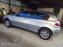 Grigio Usata 2004 Alfa Romeo 147 Due volumi | 800 € (Ottimo prezzo)