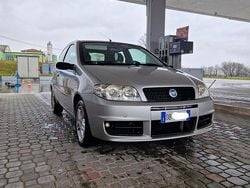 Usata 2006 Fiat Punto Tre volumi | 1000 € (Buon prezzo)