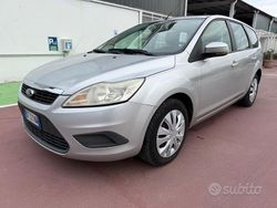 Grigio Usata 2009 Ford Focus Station wagon | 1999 € (Buon prezzo)