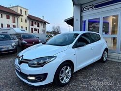 Bianco Usata 2015 Renault Mégane LIMITED Tre volumi | 7900 € (Cara)