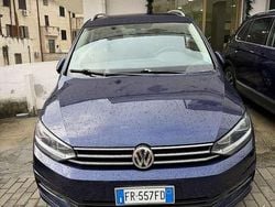 Blu/azzurro Usata 2018 VW Touran Highline Monovolume | 16.900 € (Buon prezzo)