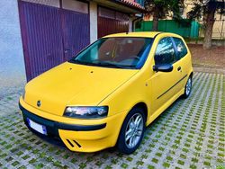 Giallo Usata 2002 Fiat Punto Tre volumi | 5200 €