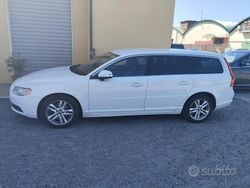 Bianco Usata 2011 Volvo V70 Station wagon | 5000 € (Molto cara)