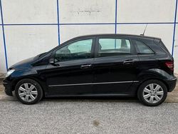 Nero Usata 2010 Mercedes B180 Monovolume | 3800 €