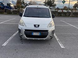 Usata 2011 Peugeot Partner Tepee Monovolume | 6000 € (Buon prezzo)