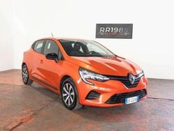 Arancione Usata 2023 Renault Clio V Equilibre Tre volumi | 16.900 € (Buon prezzo)