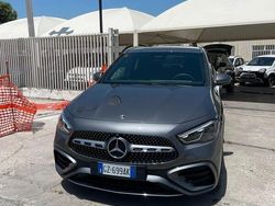 Grigio Nuova 2025 Mercedes GLA200 Premium SUV | 52.900 € (Molto cara)