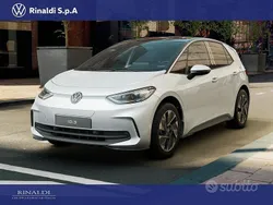 Glacier white metallizzato ner Nuova 2024 VW ID.3 Pro Due volumi | 34.300 € (Ottimo prezzo)