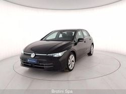 Nero metallizzato Usata 2025 VW Golf VIII Style Tre volumi | 29.800 € (Buon prezzo)