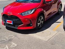Rosso Usata 2024 Toyota Yaris Hybrid Due volumi | 20.000 €