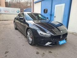 Nero metalizzato Usata 2018 Maserati Ghibli Tre volumi | 29.990 € (Ottimo prezzo)