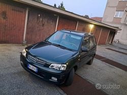 Verde Usata 2001 Mazda Demio Due volumi | 1600 €