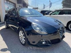 Nero metallizzato Usata 2015 Alfa Romeo Giulietta Distinctive Due volumi | 6990 € (Buon prezzo)