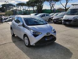 Grigio Usata 2021 Toyota Aygo X-play Due volumi | 15.800 € (Molto cara)