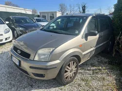 Usata 2004 Ford Fusion Tre volumi | 2300 € (Cara)