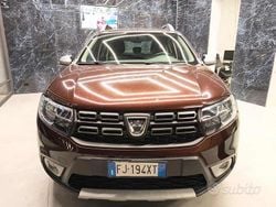 Bordeaux Usata 2017 Dacia Sandero Tre volumi | 6999 € (Super prezzo)