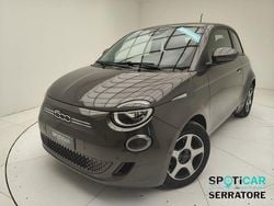 Grigio Usata 2021 Fiat 500e Passion Tre volumi | 16.686 € (Cara)