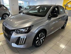 Gris artense Nuova 2025 Peugeot 208 Style Due volumi | 15.490 € (Ottimo prezzo)